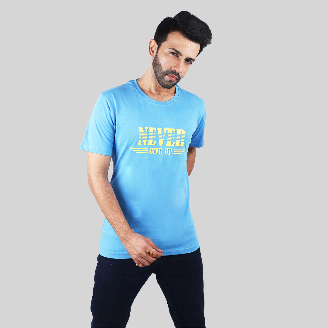 "NEVER GIVE UP" Blue Crew Neck T-Shirt